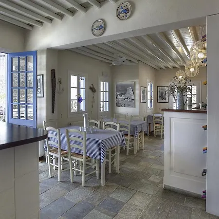 Delfini Kamares (Sifnos)