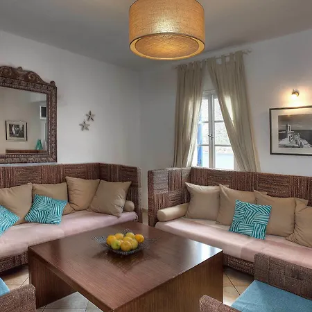 Delfini Pensión Kamarai