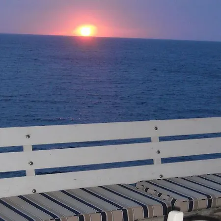 Delfini Kamares (Sifnos)