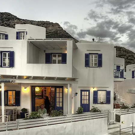 Pensión Delfini Kamarai