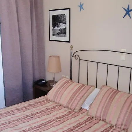 Delfini 3* Kamares (Sifnos)
