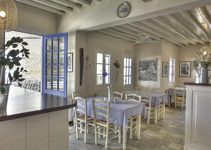 Delfini Pensionat Kamarai