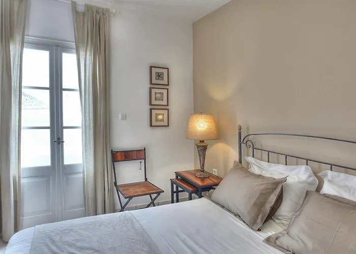 Delfini Pensionat Kamarai