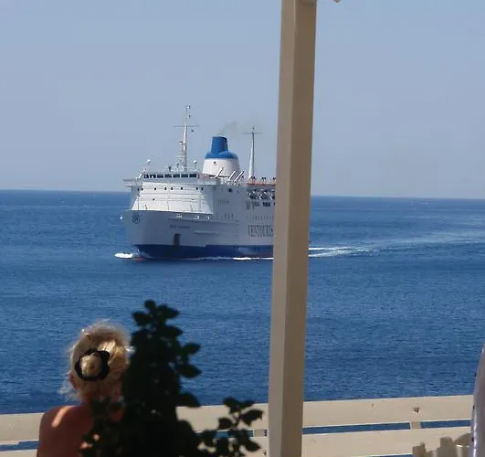 Konukevi Delfini Kamarai